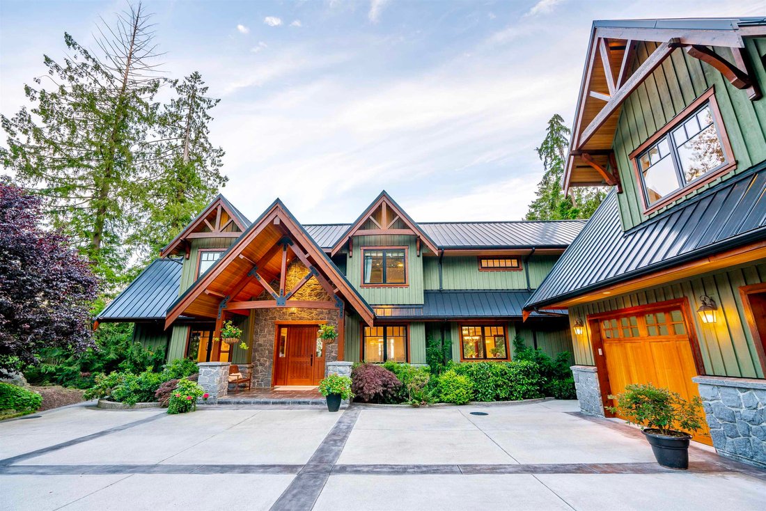 House in Bowen Island, British Columbia, Canada 1 - 18936363