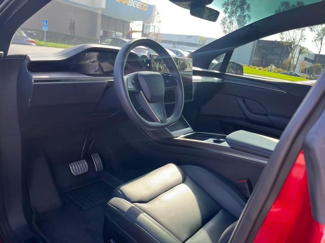 Suv in Costa Mesa, CA, United States 3 - 18932555