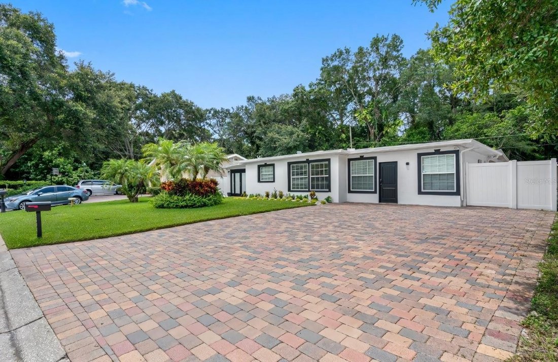 Tampa, Florida, United States 3 - 18934378