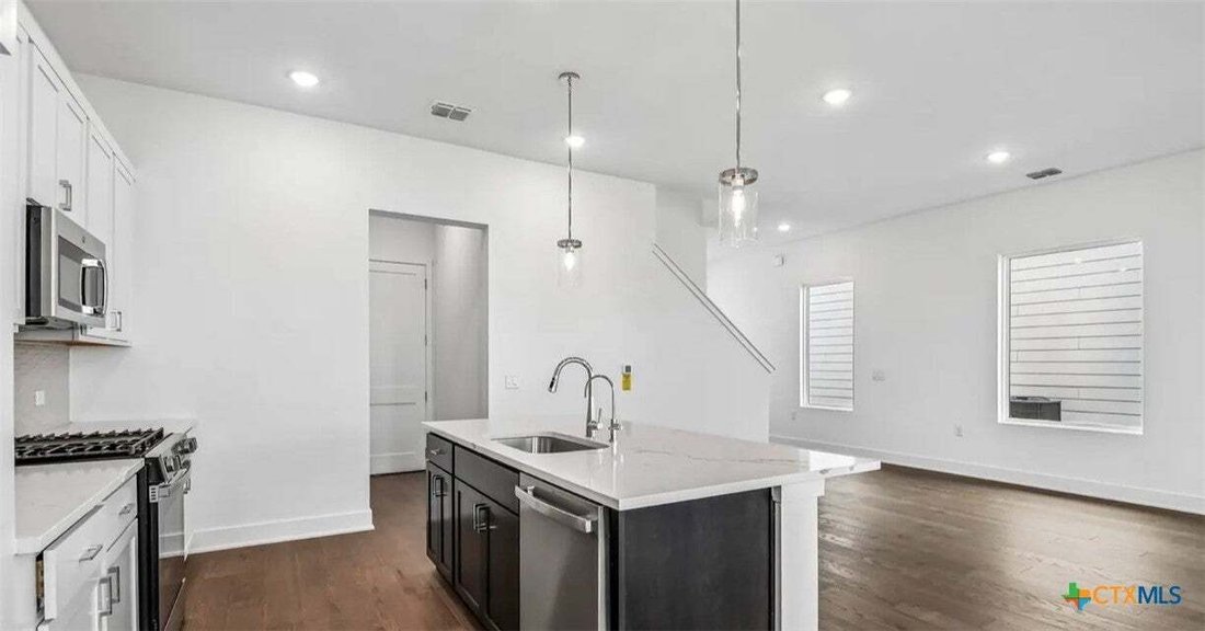 House in Austin, Texas, United States 5 - 18933955