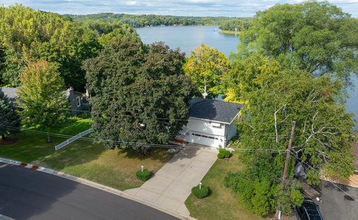 House in Chanhassen, Minnesota, United States 1