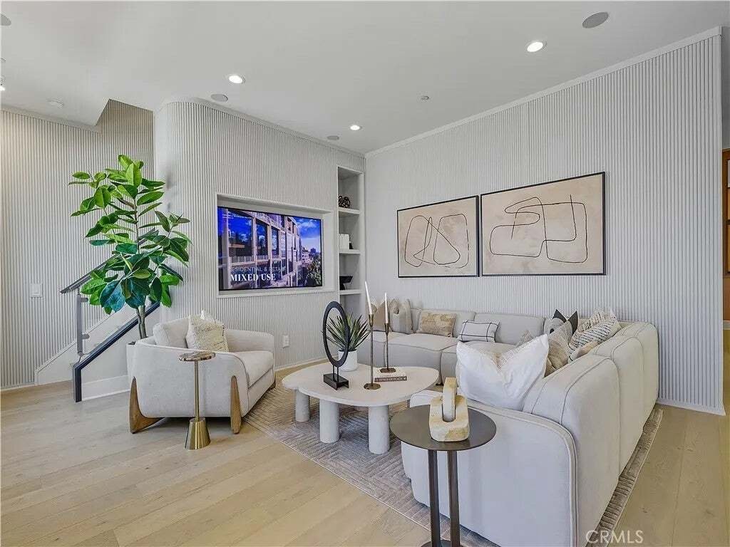 Condo in Montebello, California, United States 4 - 18934585