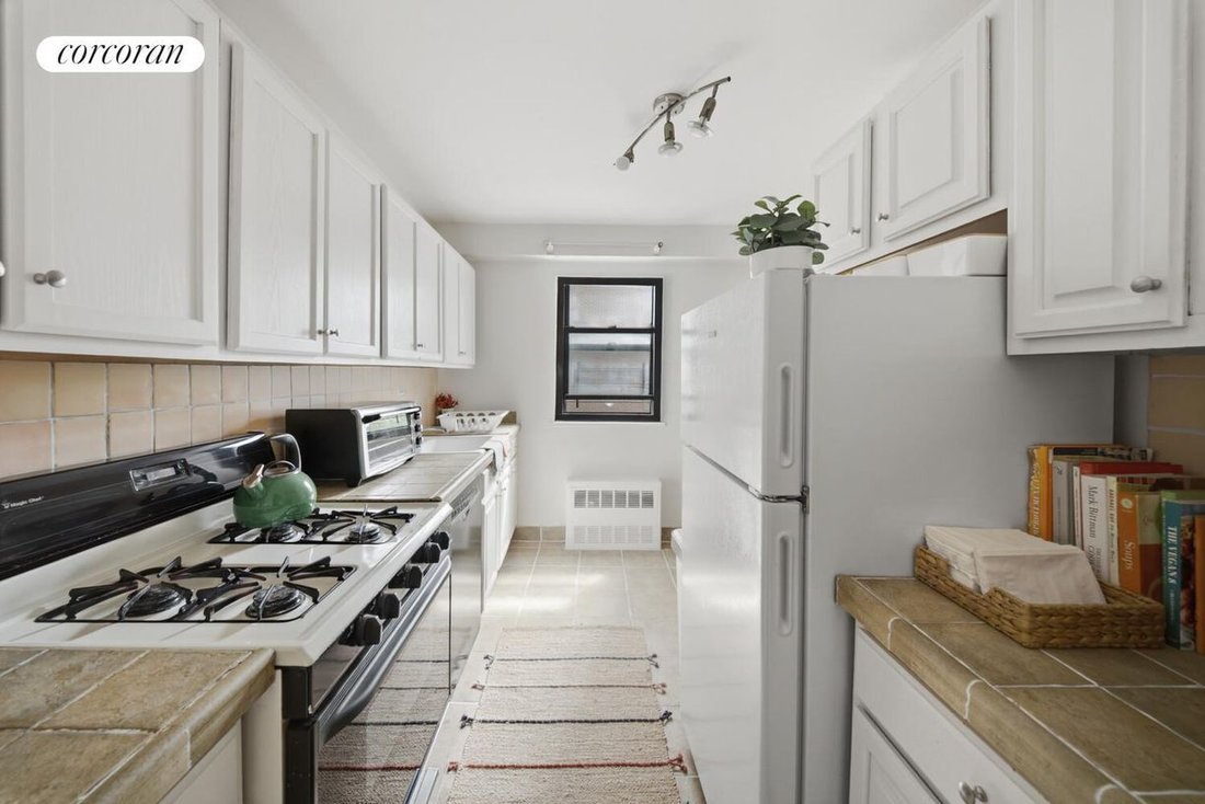 Co Op in New York, New York, United States 4 - 18933259