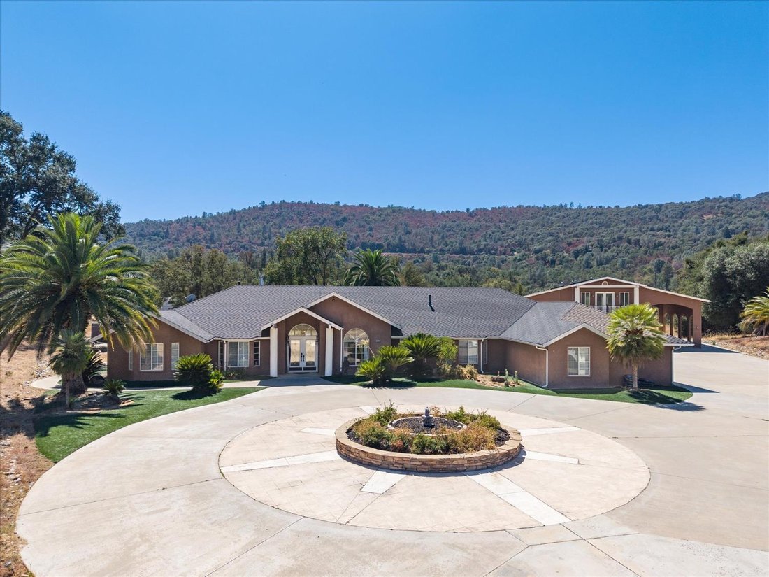 House in Oakhurst, California, United States 2 - 18933837