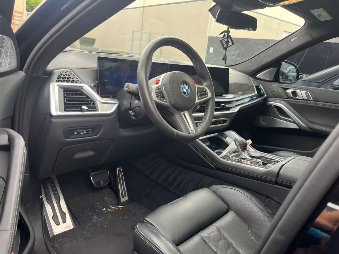 Suv in Costa Mesa, CA, United States 3 - 18932433