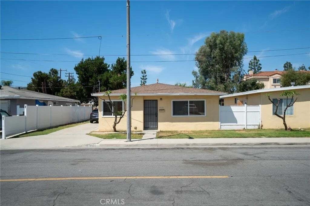 Cypress, California, United States 3 - 18934580