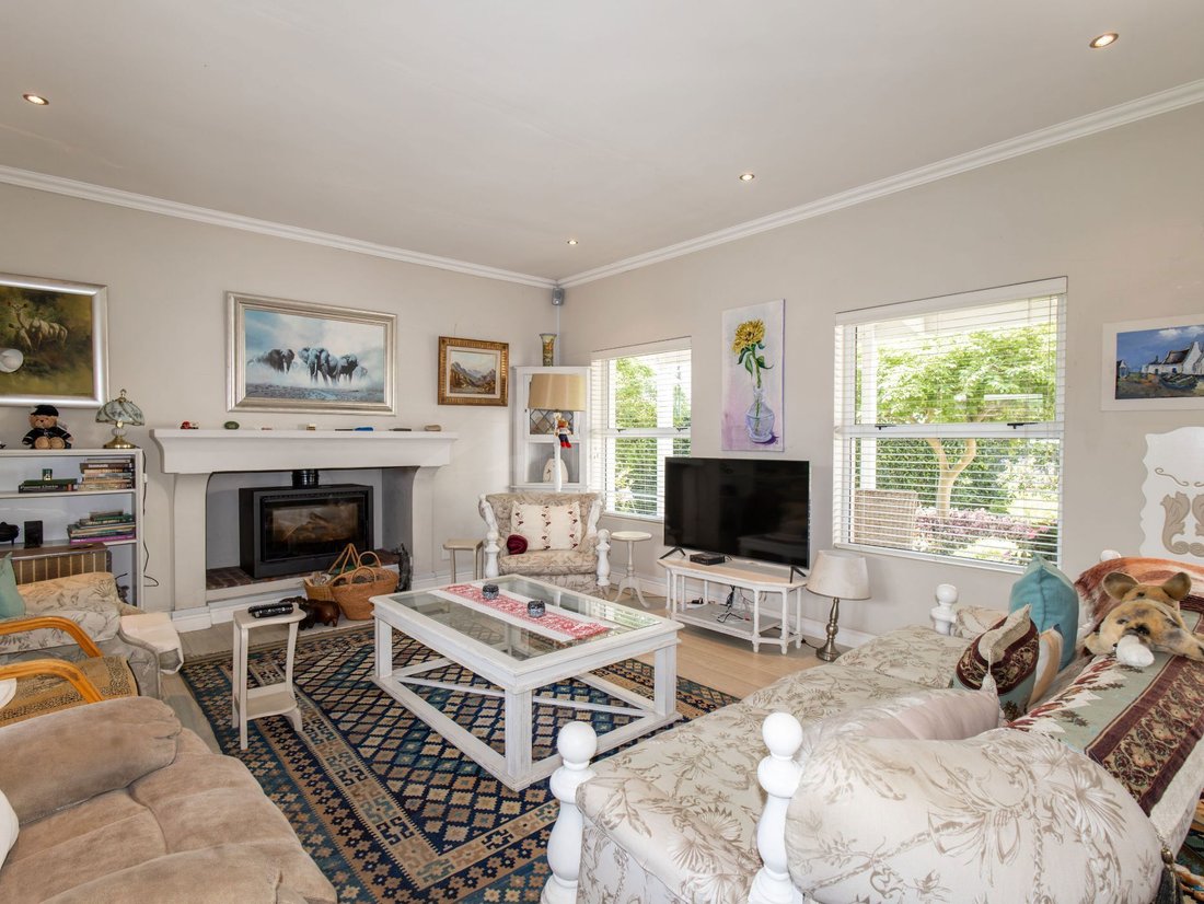 House in Overstrand Local Municipality, Western Cape, South Africa 5 - 18933649