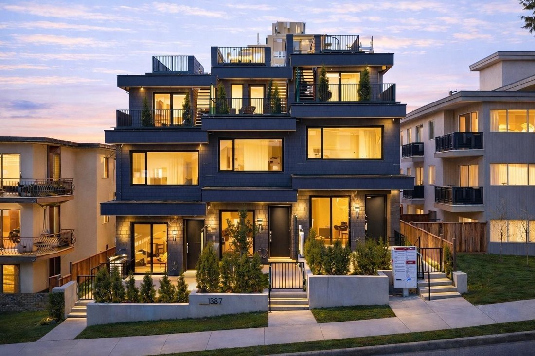 House in Vancouver, British Columbia, Canada 2 - 18936356