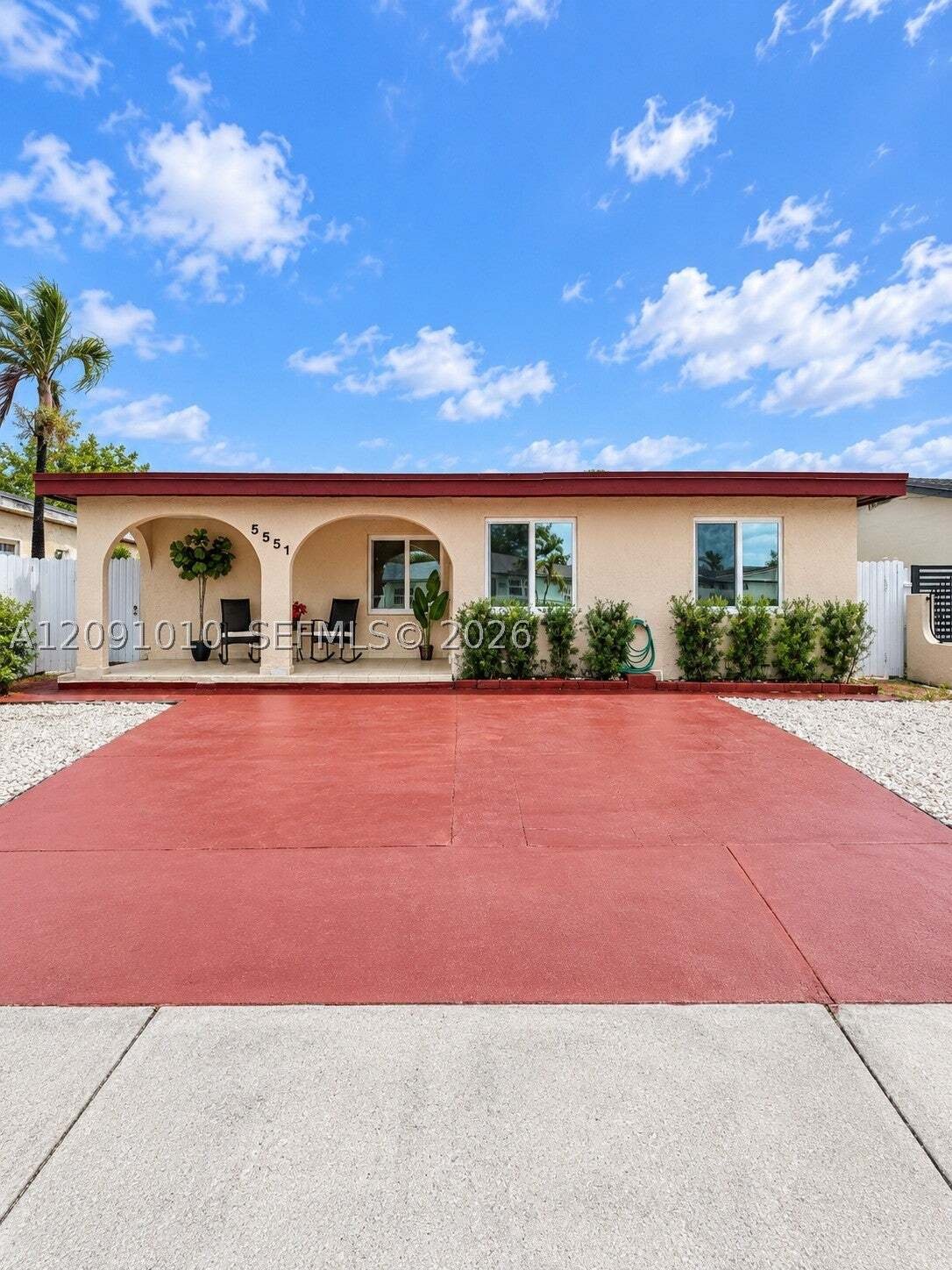 House in Hialeah, Florida, United States 1 - 18934301