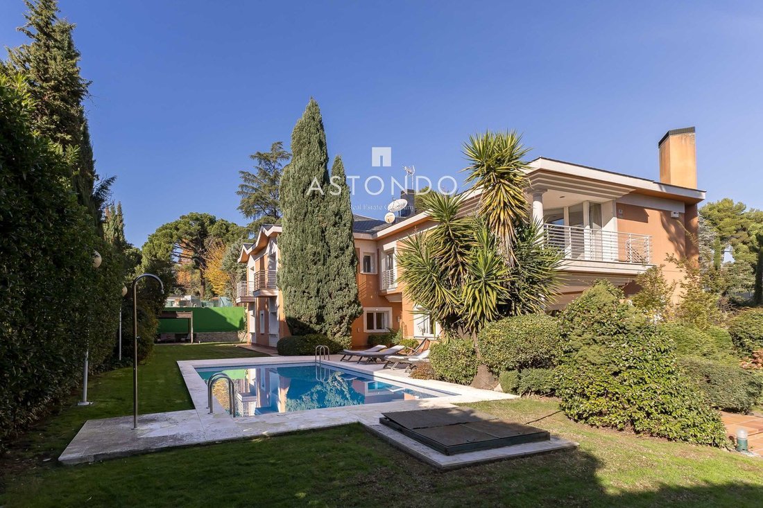 Chalet in Hortaleza, Madrid, Spain 1 - 18934616