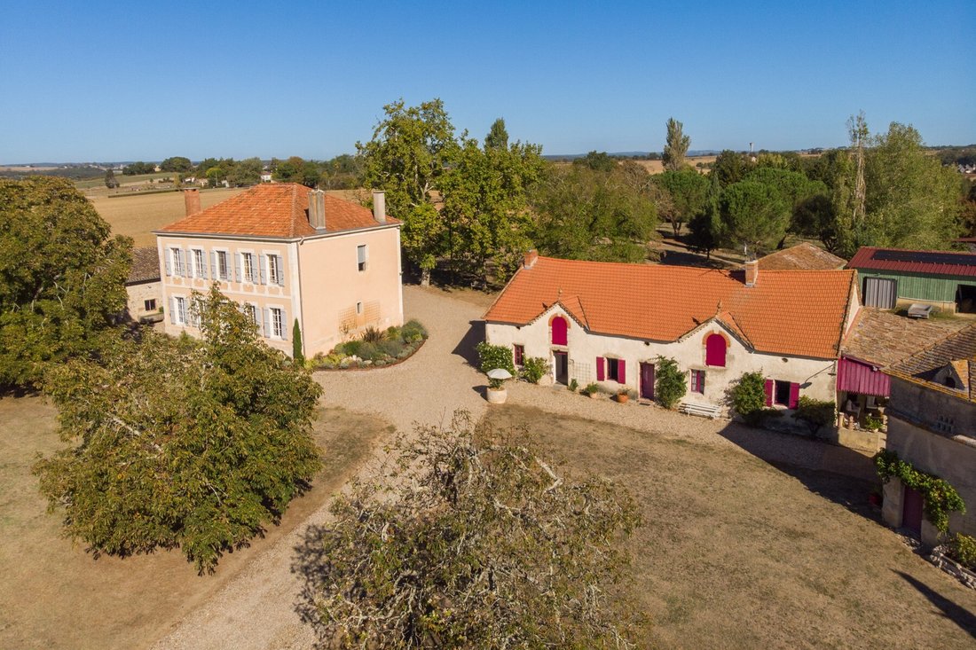Estate in Nord, Condom, France 2 - 18935376