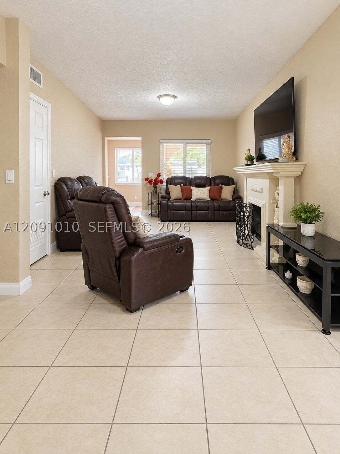 House in Hialeah, Florida, United States 3 - 18934301