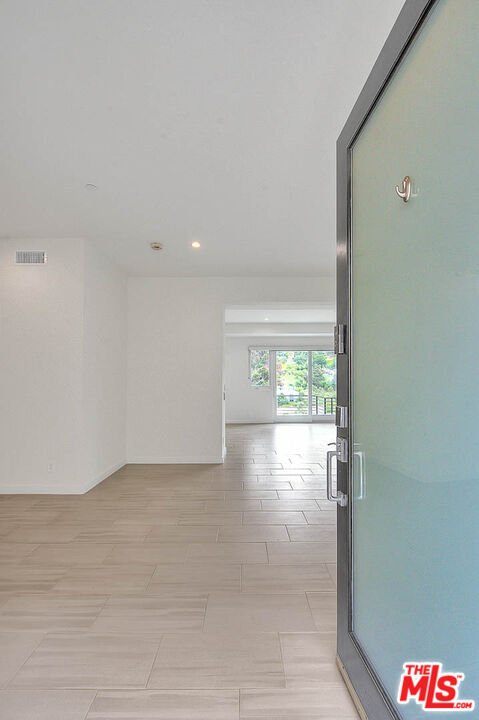 Los Angeles, California, United States 2 - 18934839