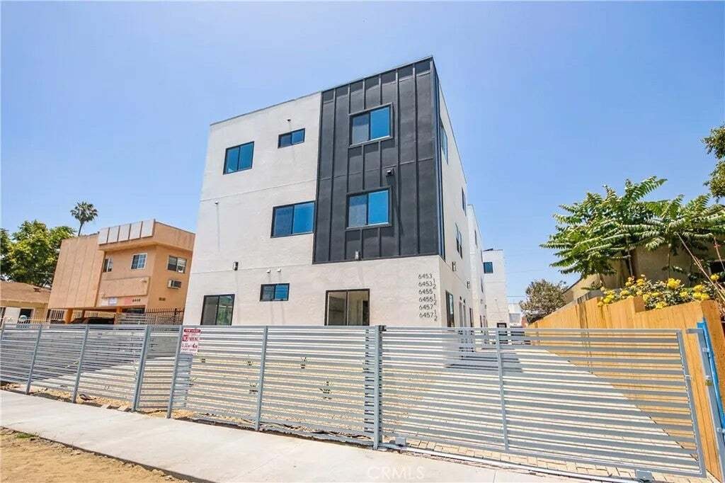 Los Angeles, California, United States 1 - 18934644