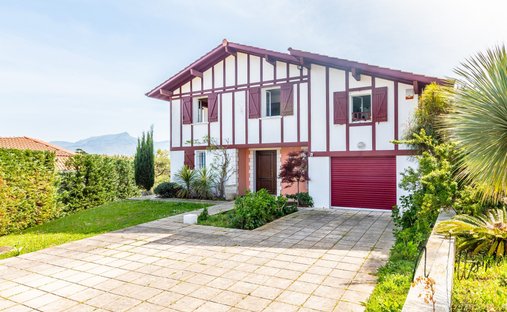 House in Chantaco, Saint-Jean-de-Luz, France 1