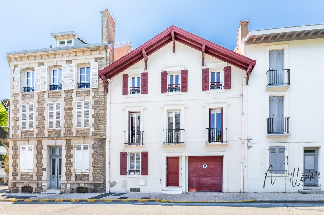 House in Biarritz, Nouvelle-Aquitaine, France 2 - 17237842