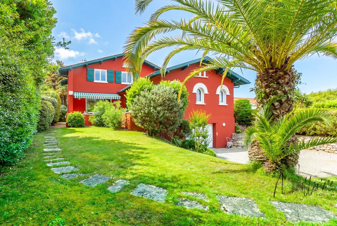 House in Biarritz, Nouvelle-Aquitaine, France 1 - 14871219