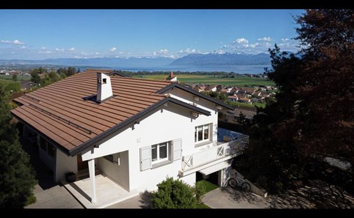 House in Bursins, Vaud, Switzerland 1