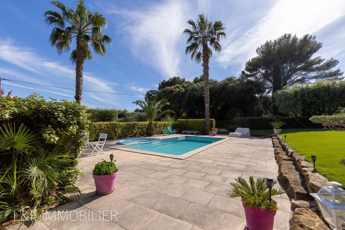 Villa in La Cadiere-d'Azur, Provence-Alpes-Côte d'Azur, France 5 - 18936486