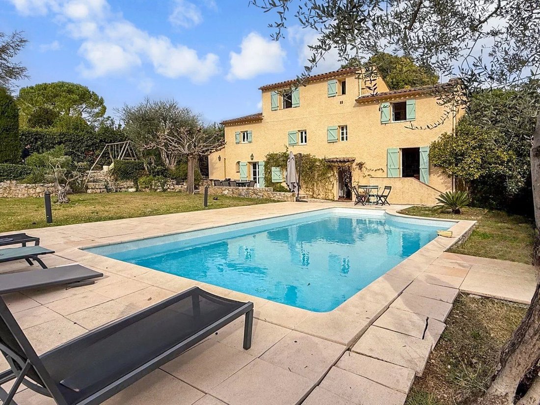 Country House in Grasse, Provence-Alpes-Côte d'Azur, France 1 - 16822906