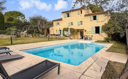 Country House in Grasse, Provence-Alpes-Côte d'Azur, France 1