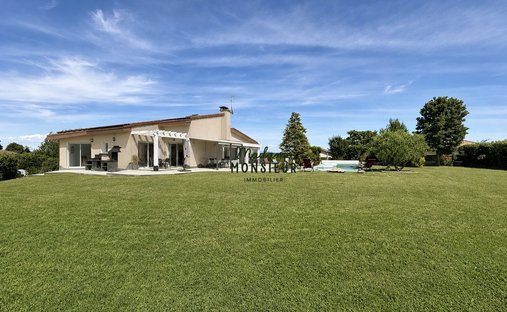 House in Champfleuri, Bourgoin-Jallieu, France 1
