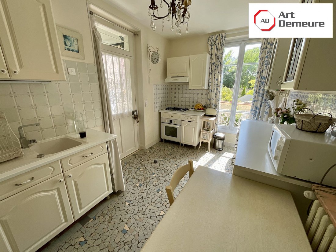 House in Meriel, Ile-de-France, France 2 - 18936380