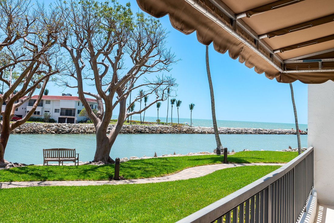 Condo in Naples, Florida, United States 2 - 18936574