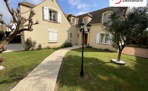 House in Villiers-Adam, Ile-de-France, France 1