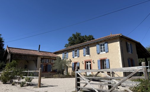 House in Viozan, Occitania, France 1
