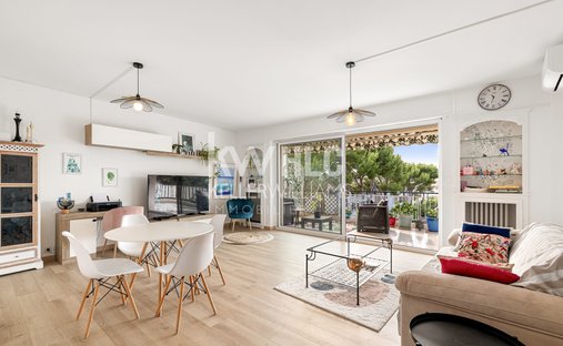 Apartment in Maurice Jeanpierre, Le Cannet, France 1