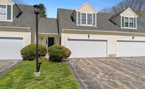 Condo in Sutton, Massachusetts, United States 1