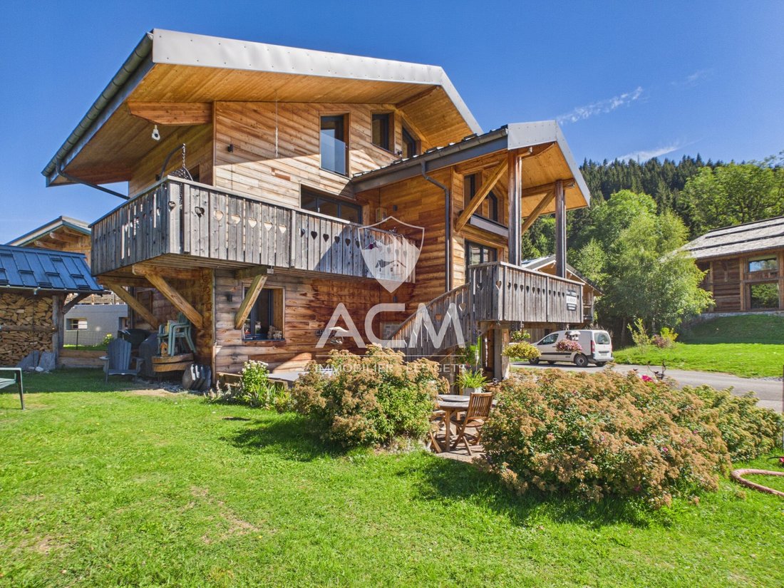 Chalet in Les Gets, Auvergne-Rhône-Alpes, France 1 - 18936441