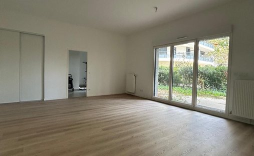Apartment in Plateau-Grèves-Europe-Gare du Stade-Fossés Jean, Colombes, France 1