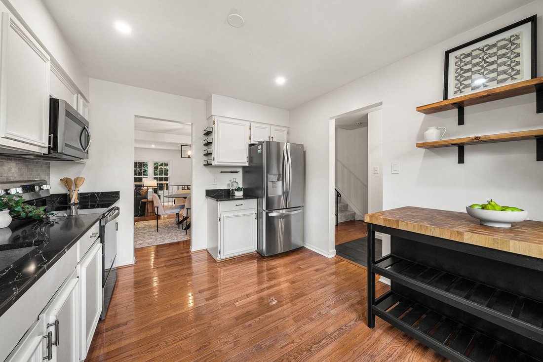 Townhouse in Pimmit Hills, Virginia, United States 5 - 18936650