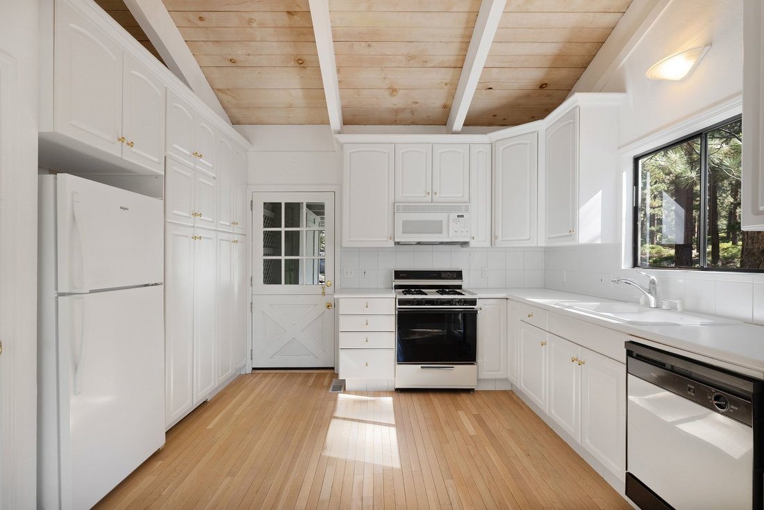 Condo in Incline Village, Nevada, United States 2 - 18936641