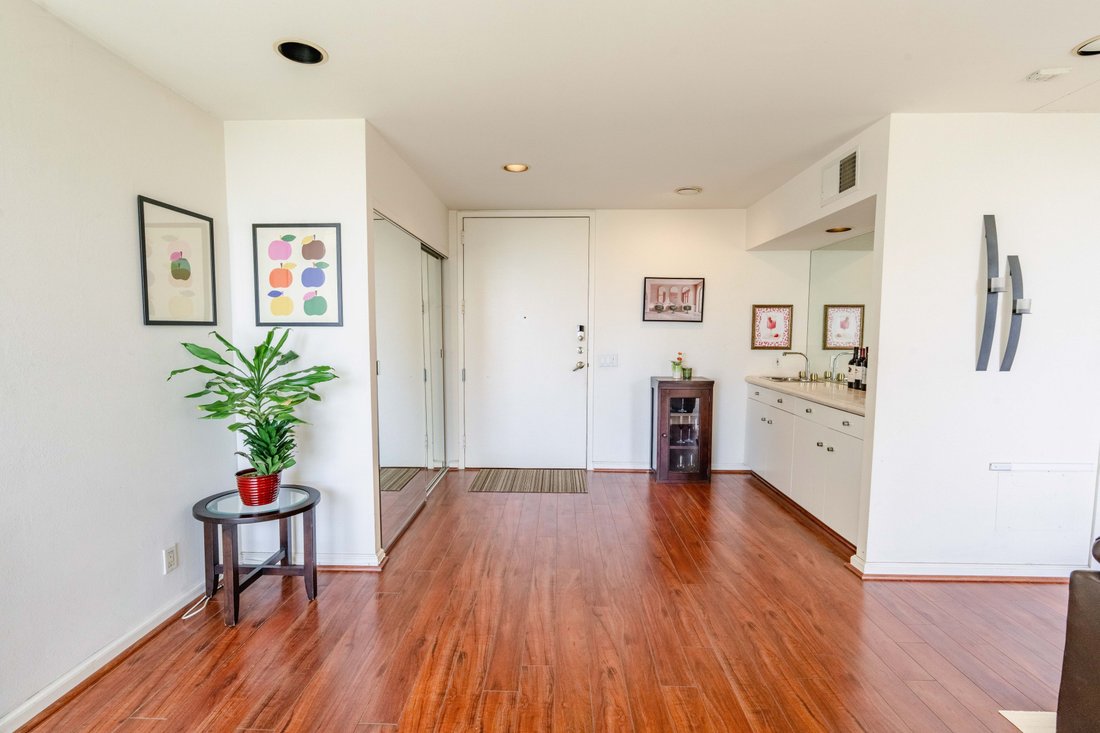Condo in West Hollywood, California, United States 4 - 18936638