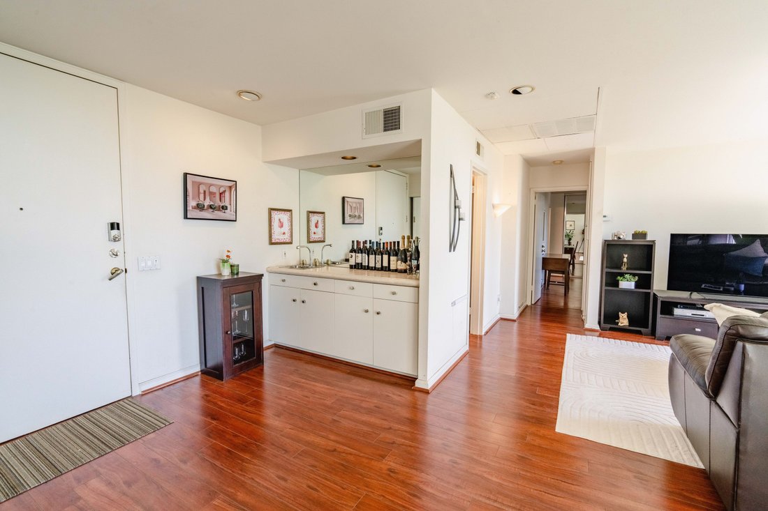 Condo in West Hollywood, California, United States 5 - 18936638