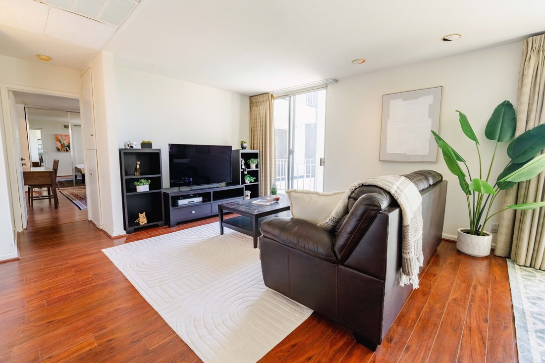 Condo in West Hollywood, California, United States 3 - 18936638