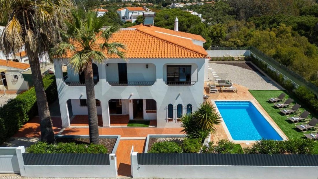 Townhouse in Olhos de Agua, Algarve, Portugal 1 - 18937638