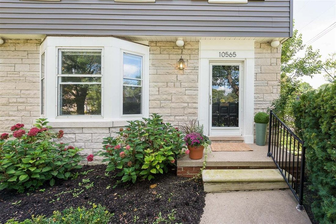 House in Huntington Woods, Michigan, United States 3 - 18937142