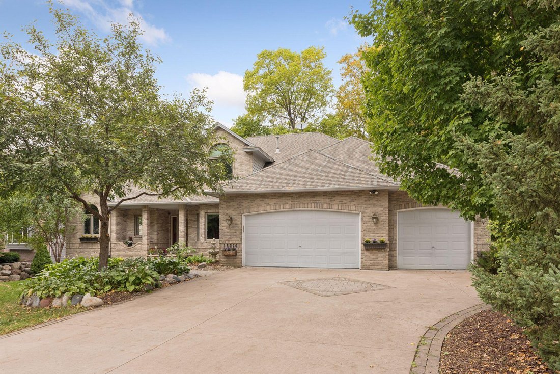 House in Plymouth, Minnesota, United States 4 - 18937079