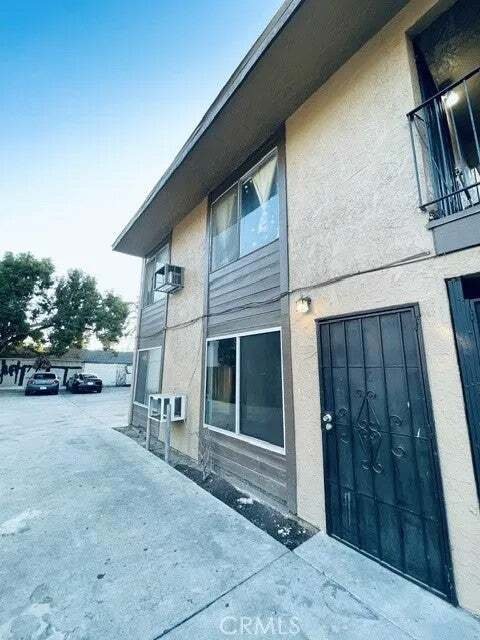 Pomona, California, United States 2 - 18937180