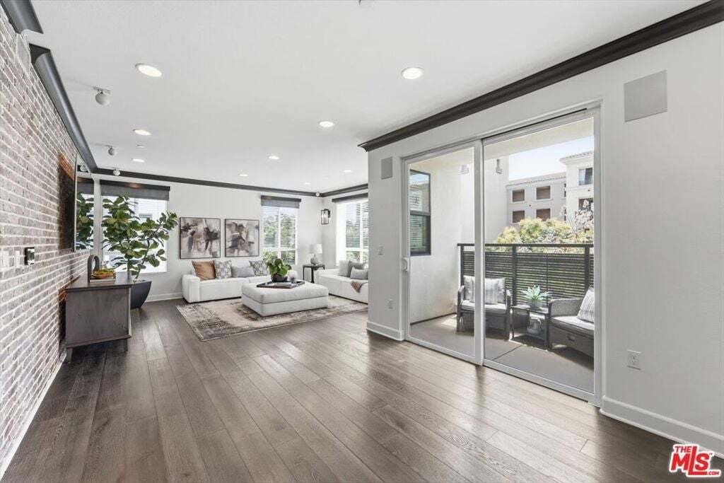 Condo in Los Angeles, California, United States 3 - 18936764