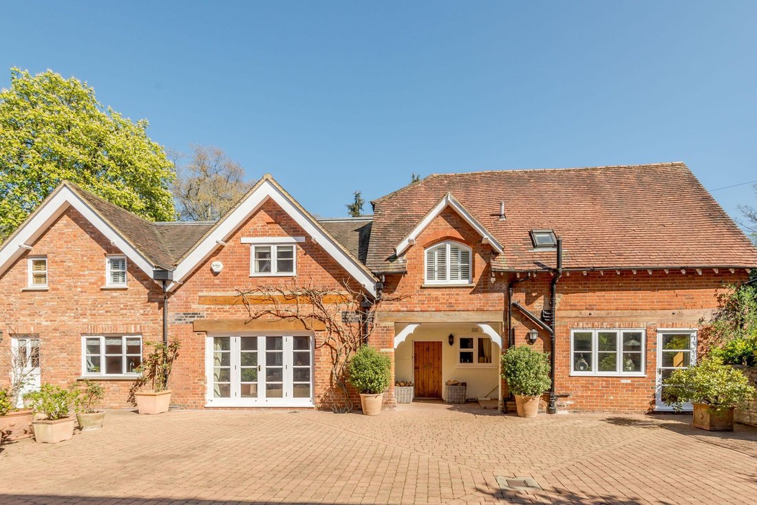 House in Sunninghill, England 1 - 17484650