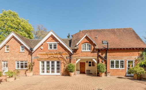 House in Sunninghill, England 1
