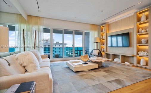 Condo in Miami Beach, Florida, United States 1