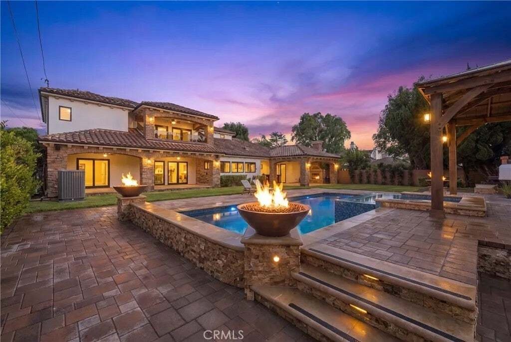 Condo in Downey, California, United States 1 - 18934670