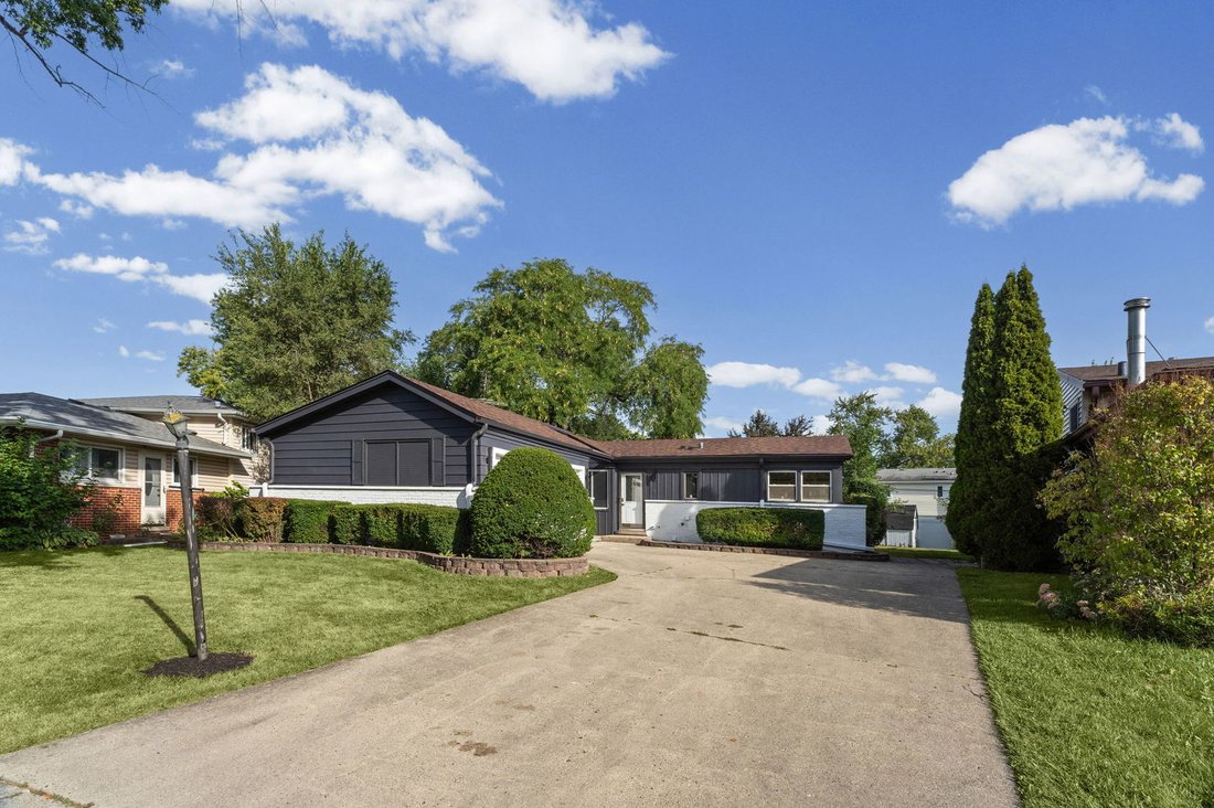 House in Des Plaines, Illinois, United States 1 - 18937239