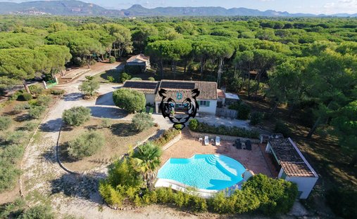 House in Ecarts, Roquebrune-sur-Argens, France 1